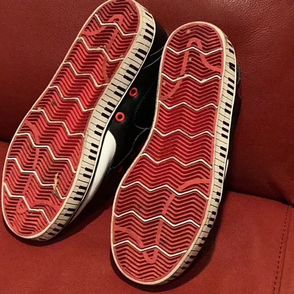 Unique Nike sneakers - Picture 4 of 9